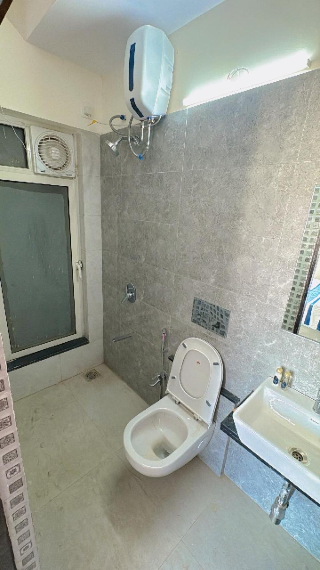 Pixiestays 1807 Malad East Bombaj